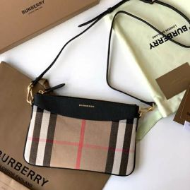 Picture of Burberry Lady Handbags _SKUfw124538078fw